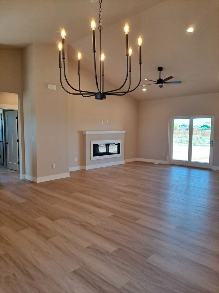 697 E Cabaret Dr - Photo 6 of 24