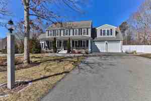 featured image of 8 Lichen Ln