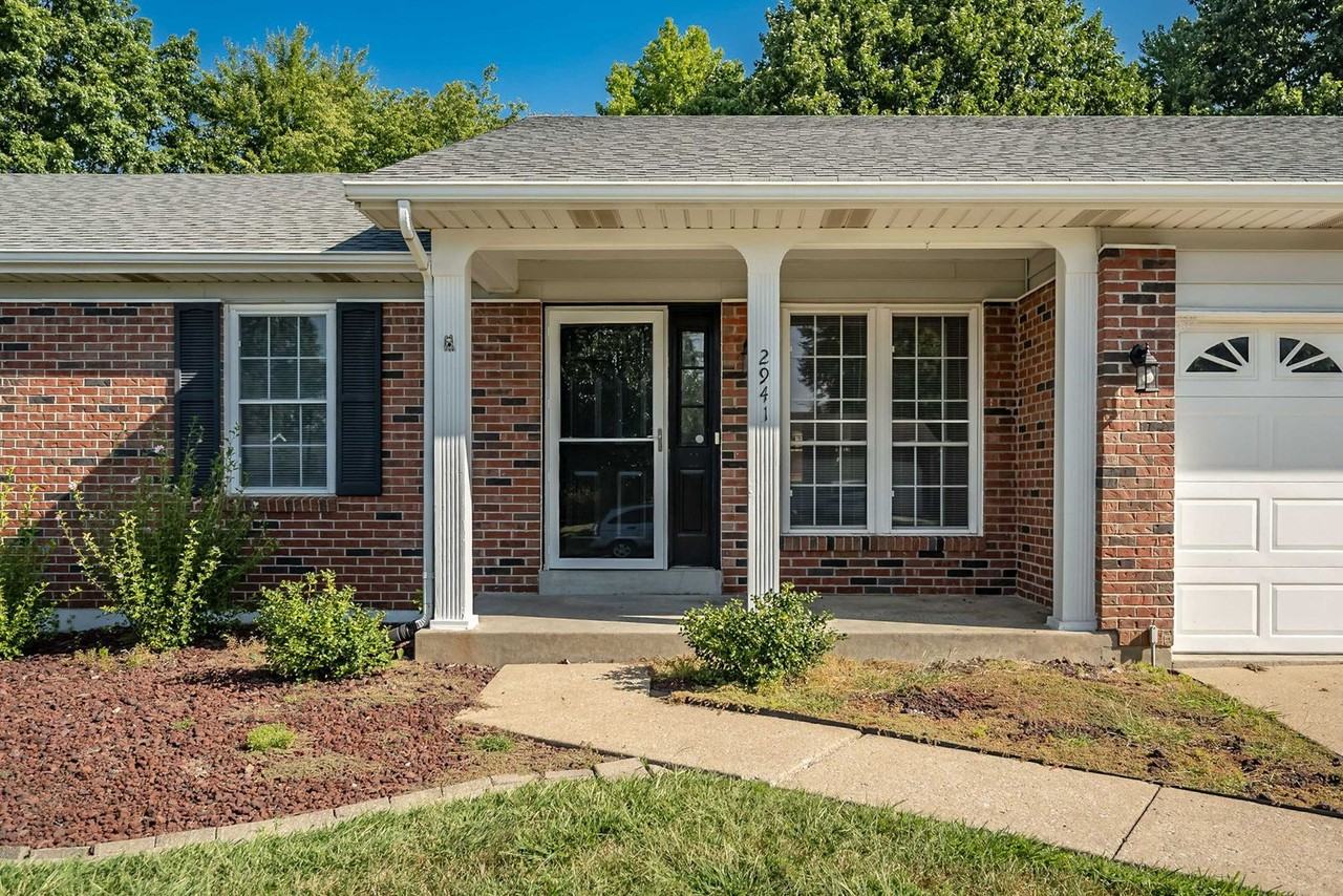 2941 Park Valley Dr - Photo 5 of 38