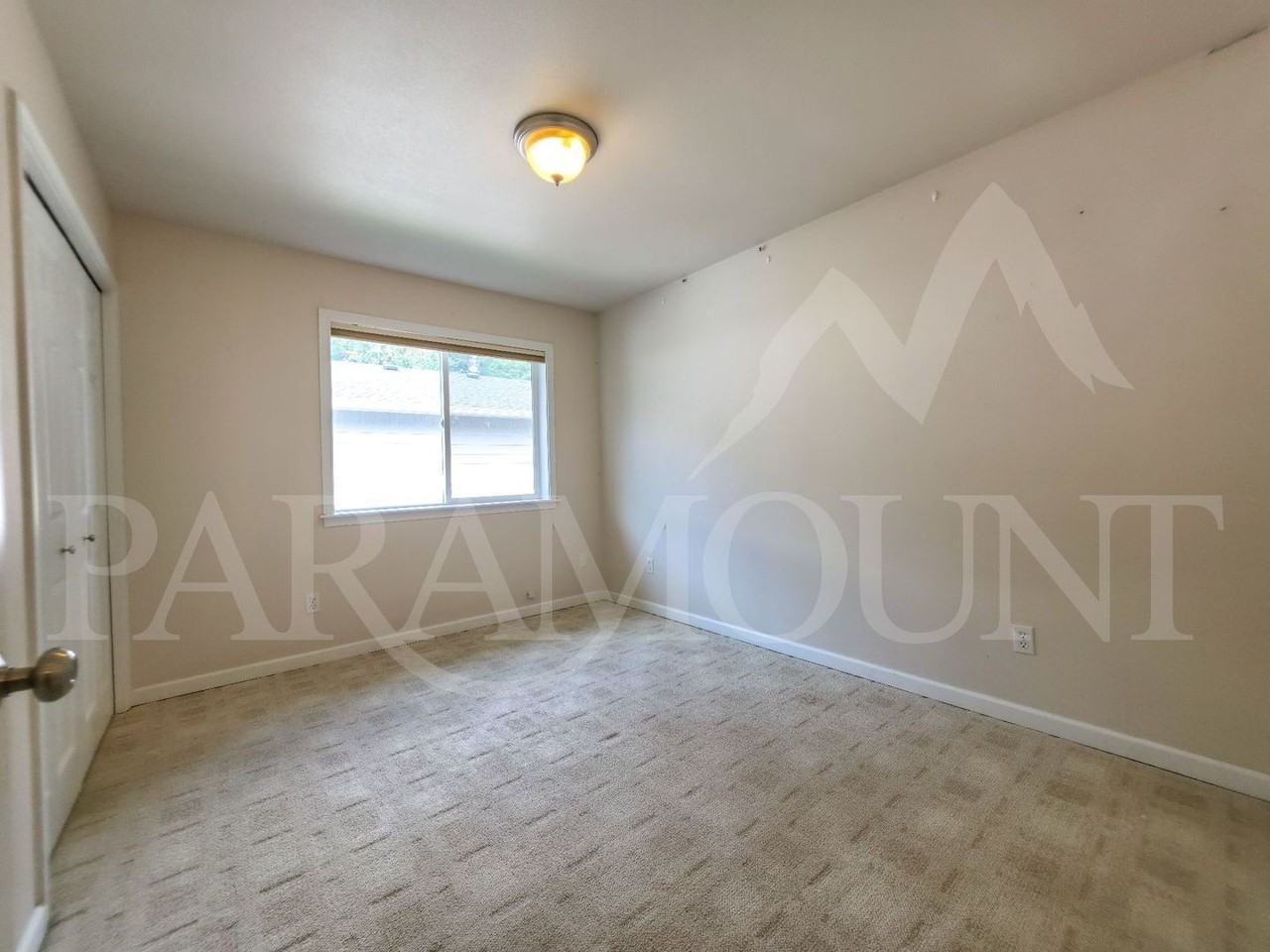 70 Ne Wagon Wheel Rd - Photo 6 of 11