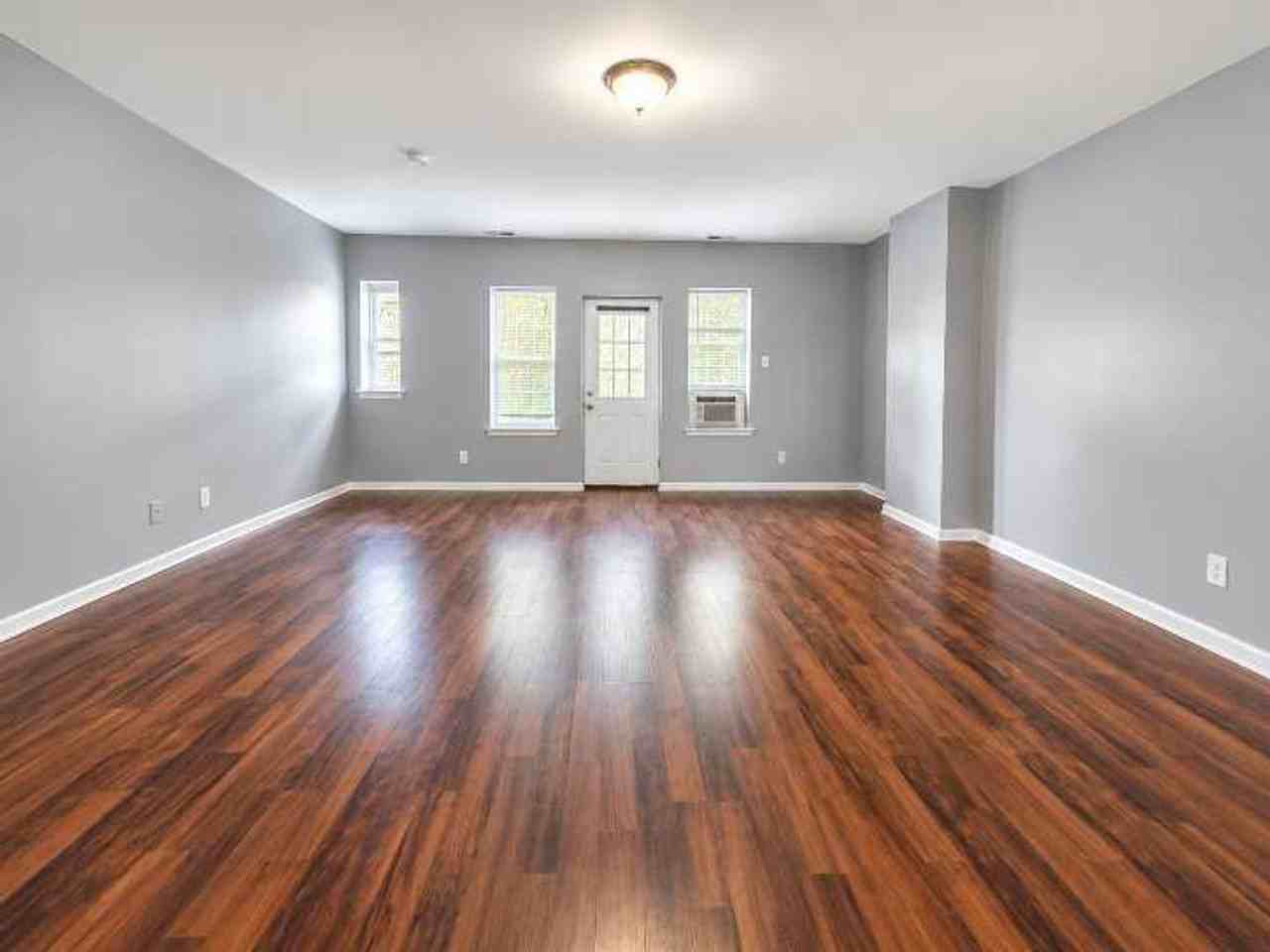 6118 N Broad St - Photo 2 of 18