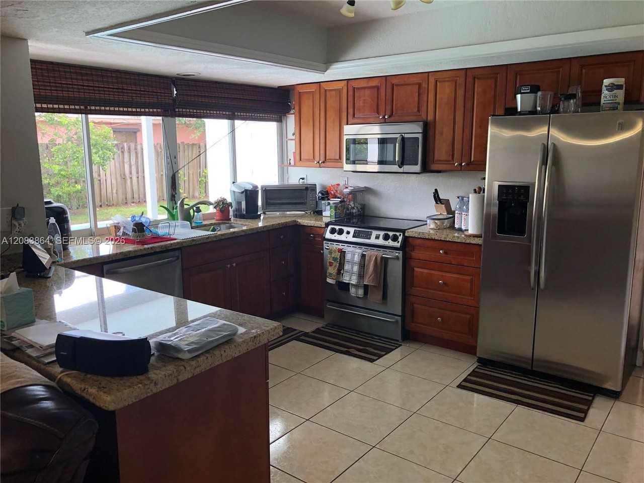 7321 Fairway Blvd - Photo 2 of 16