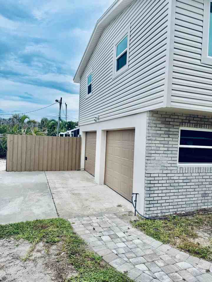 279 Marion St - Photo 4 of 50