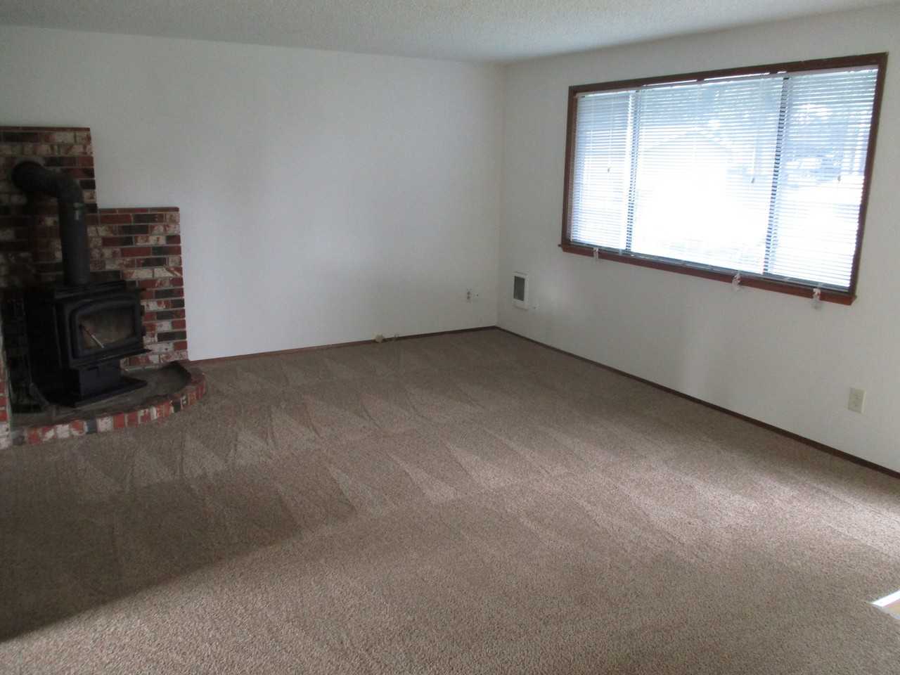 5910 28th Ave Nw - Photo 2 of 9