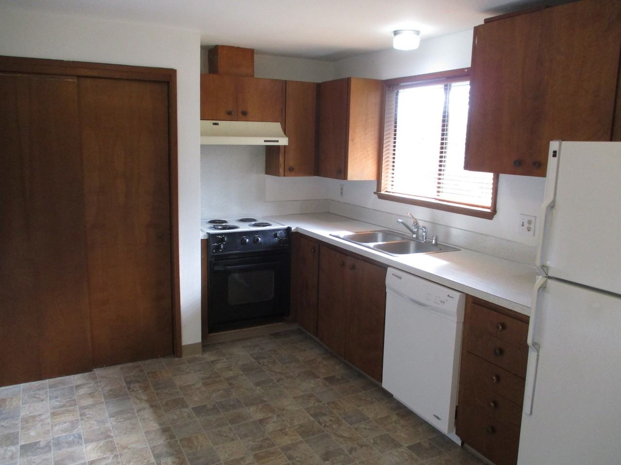 5910 28th Ave Nw - Photo 5 of 9
