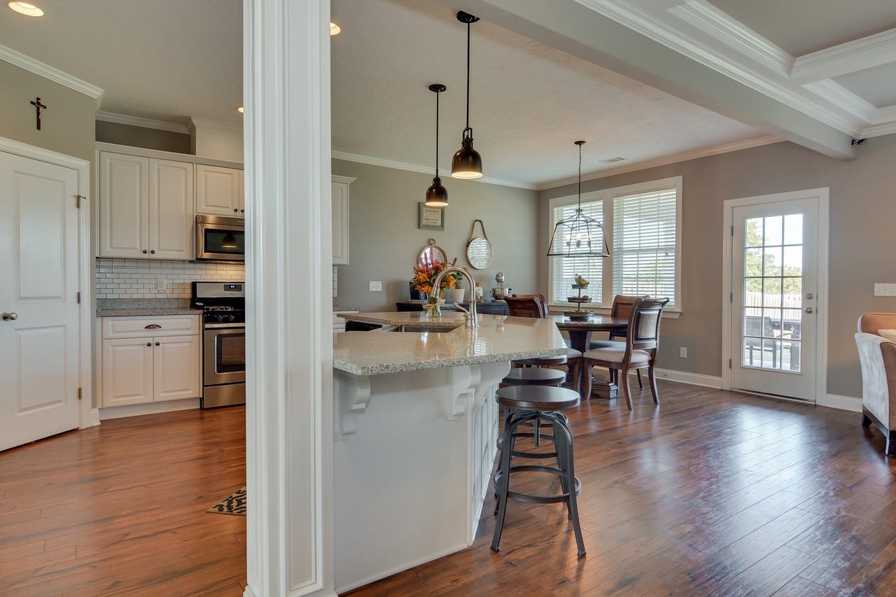1030 Ardrey Cir - Photo 7 of 35