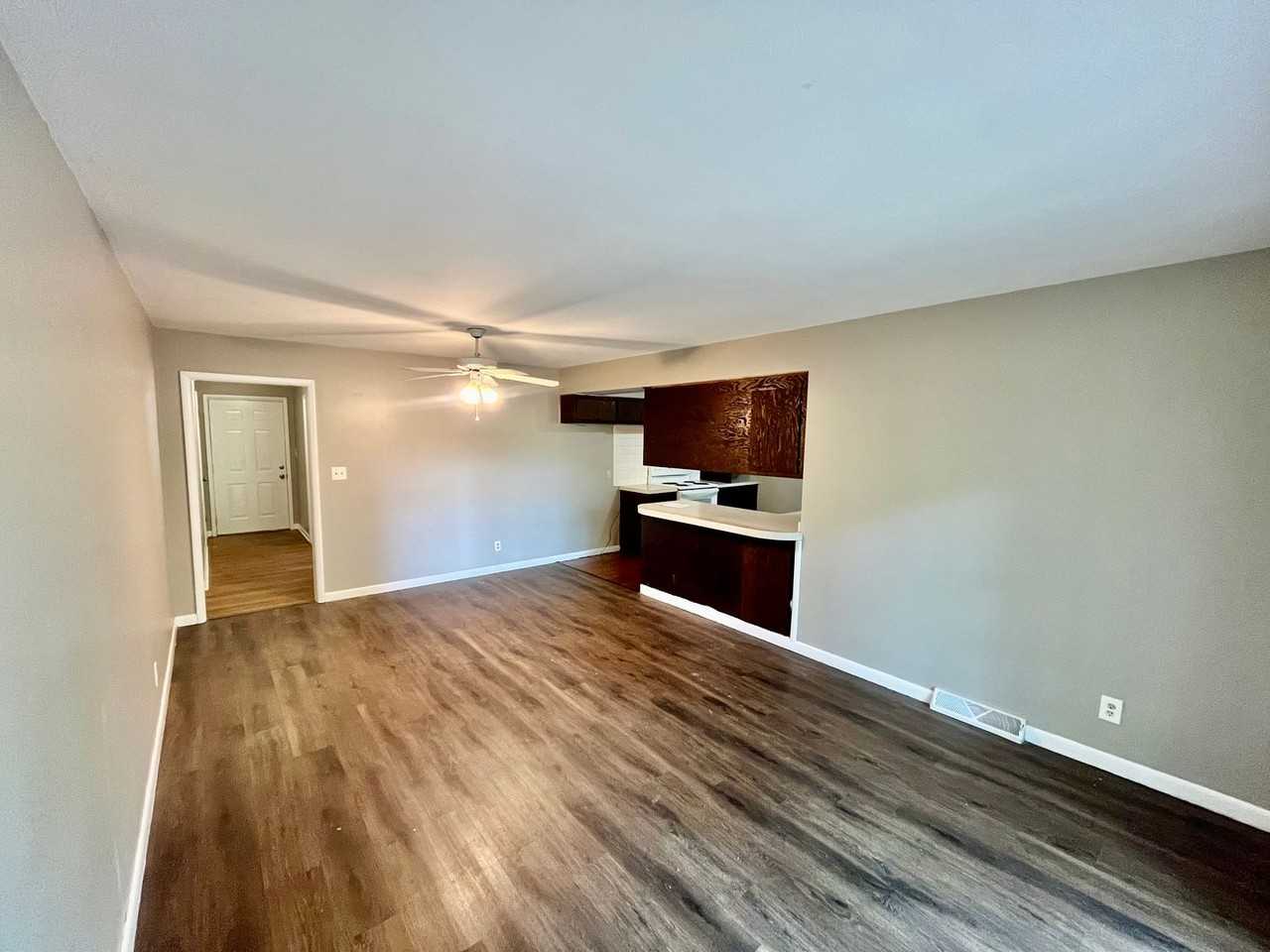 2062 E Elm St - Photo 7 of 16