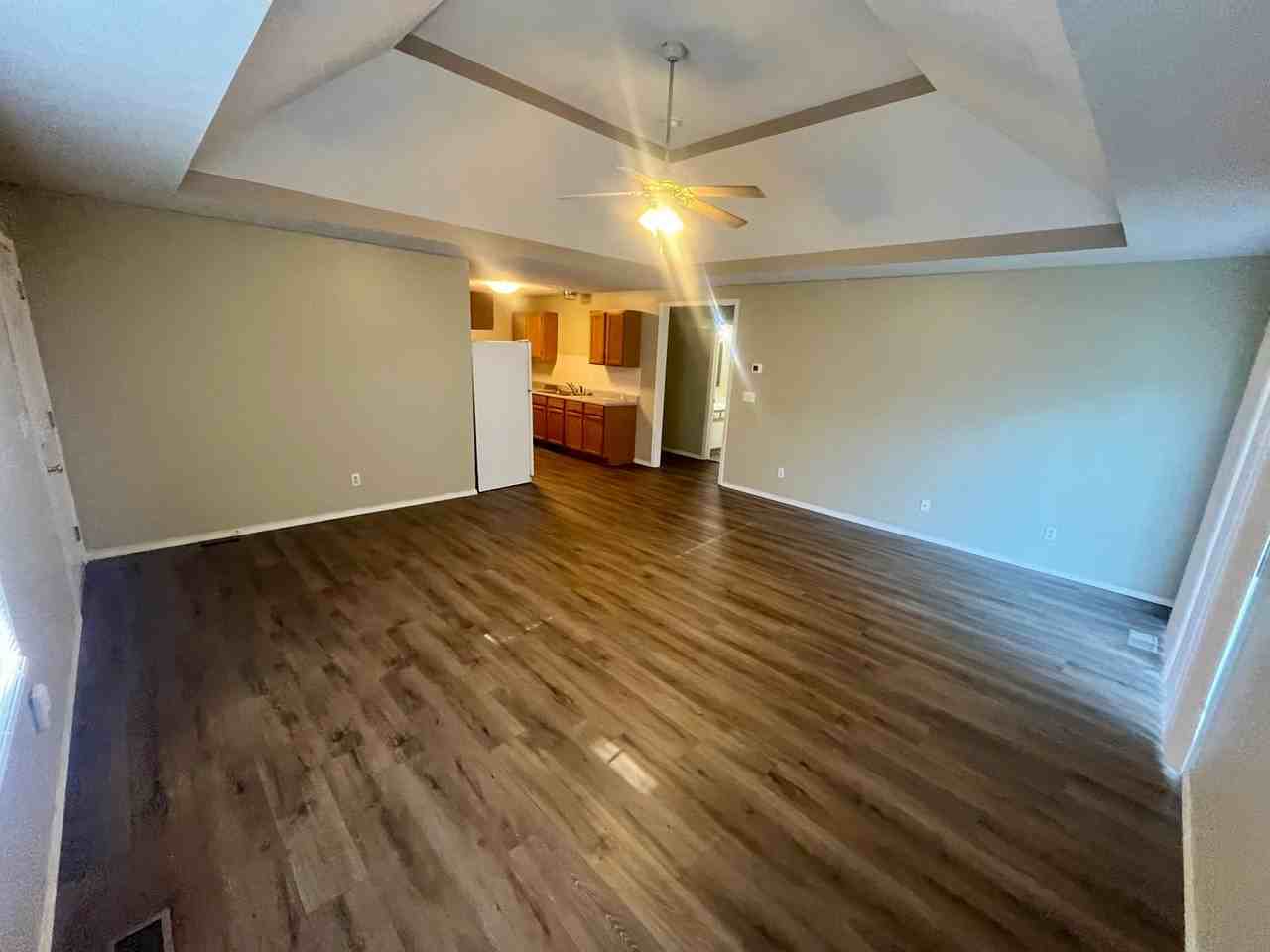 1327 W Carriage Ct - Photo 3 of 13