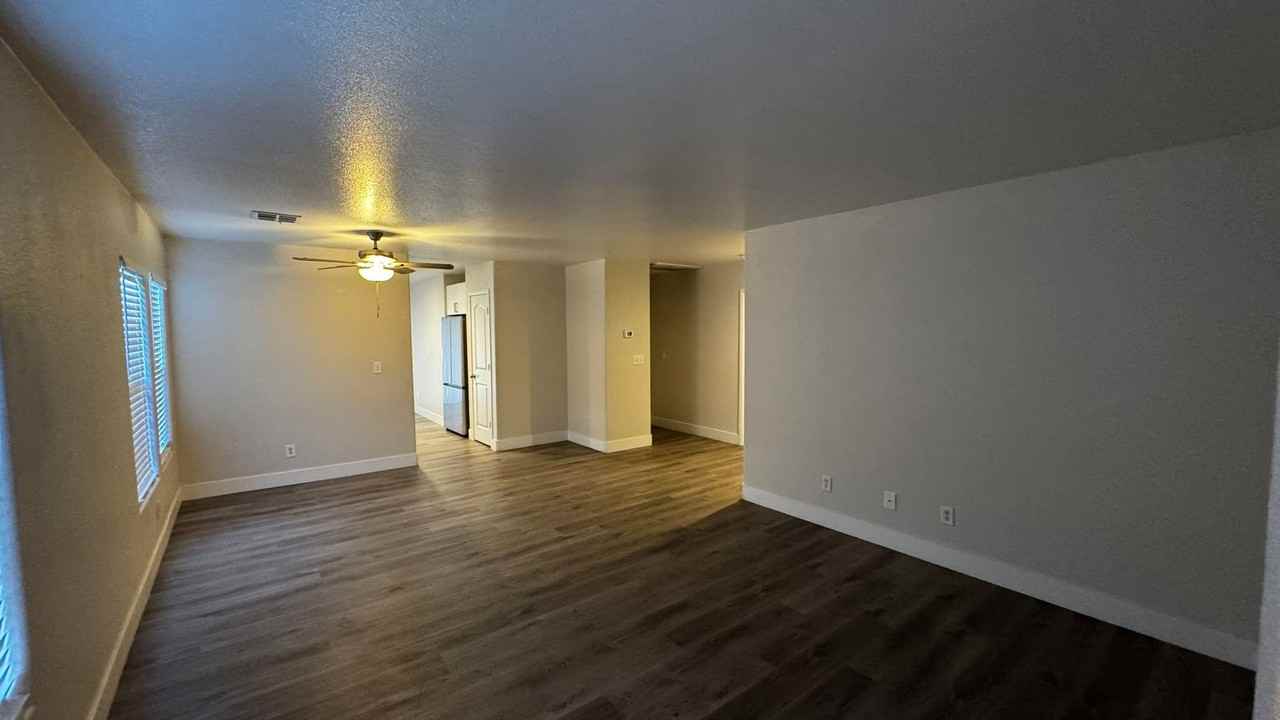 8413 Lost Gold Ave - Photo 4 of 26