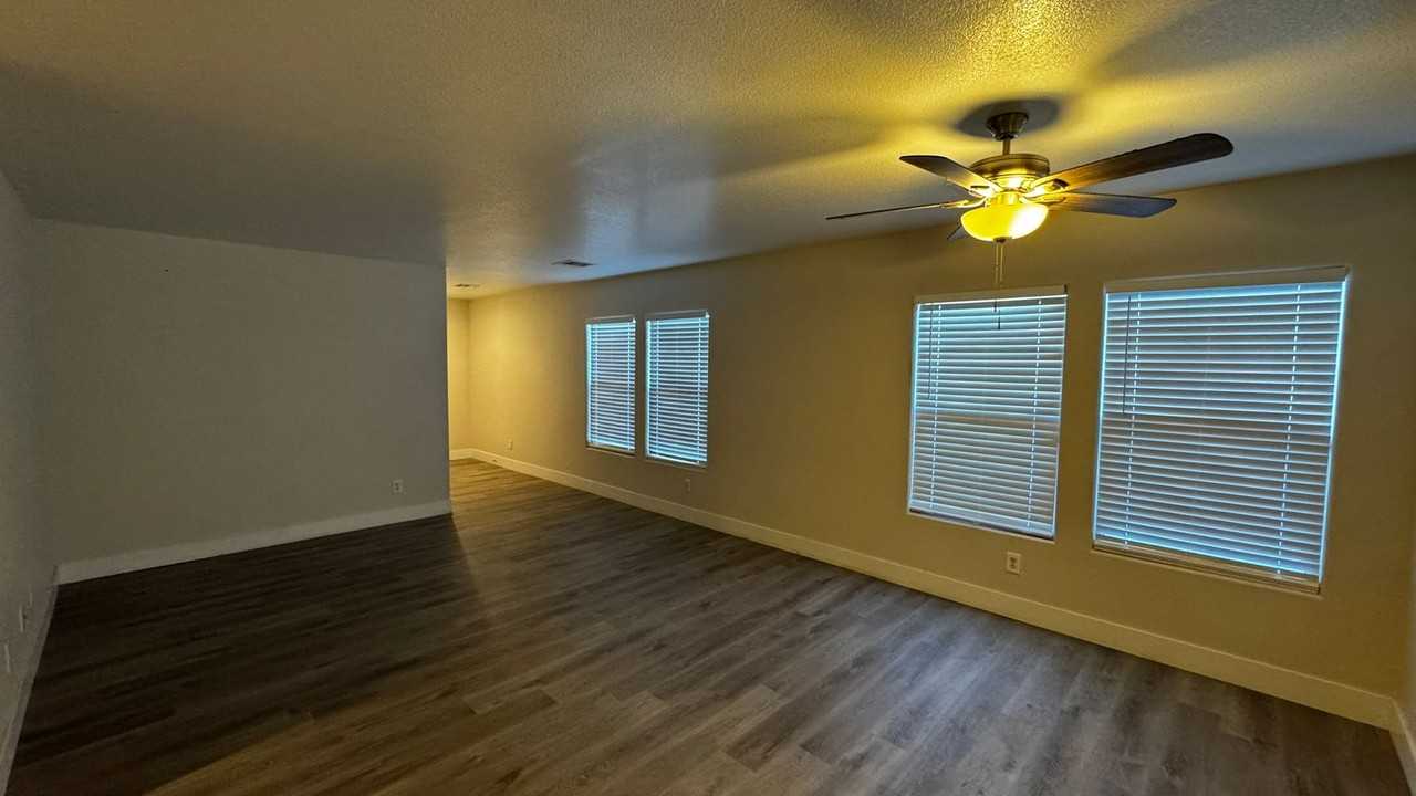 8413 Lost Gold Ave - Photo 5 of 26
