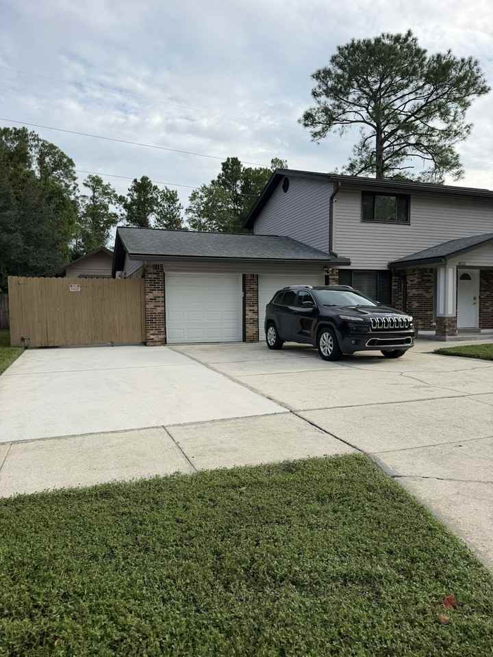 4123 Lazy Hollow Ln N - Photo 3 of 37