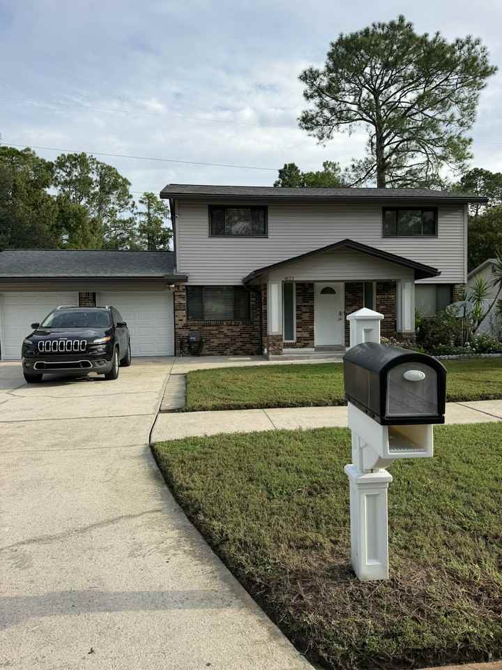 4123 Lazy Hollow Ln N - Photo 4 of 37