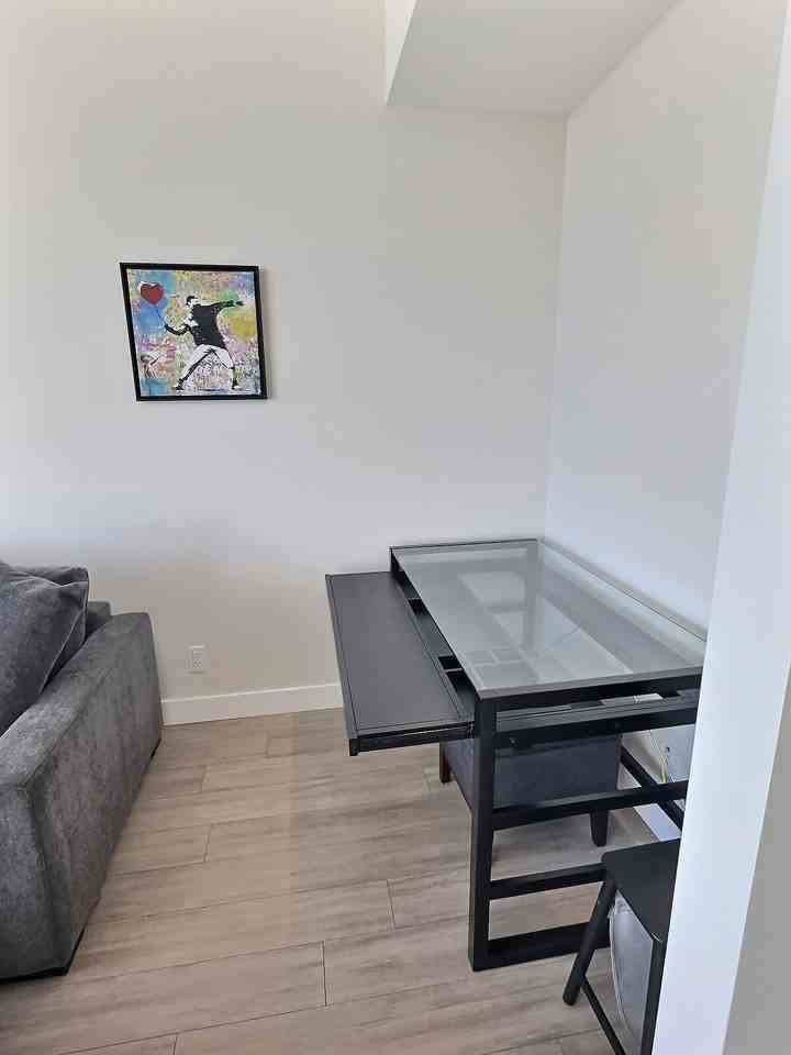 930 16 Ave Sw - Photo 4 of 41