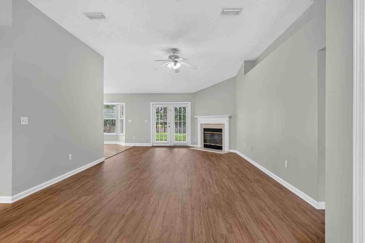 12949 Chets Creek Dr S - Photo 5 of 34