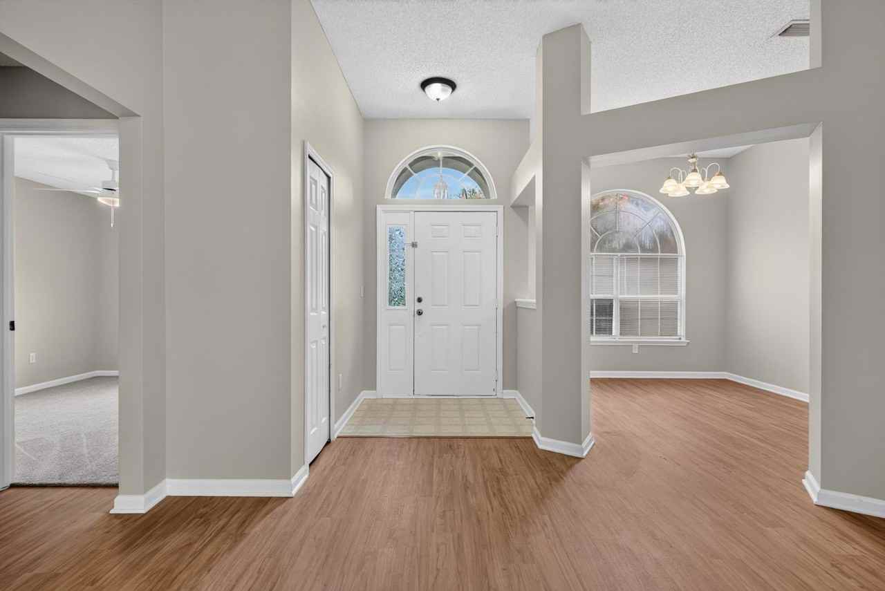 12949 Chets Creek Dr S - Photo 6 of 34
