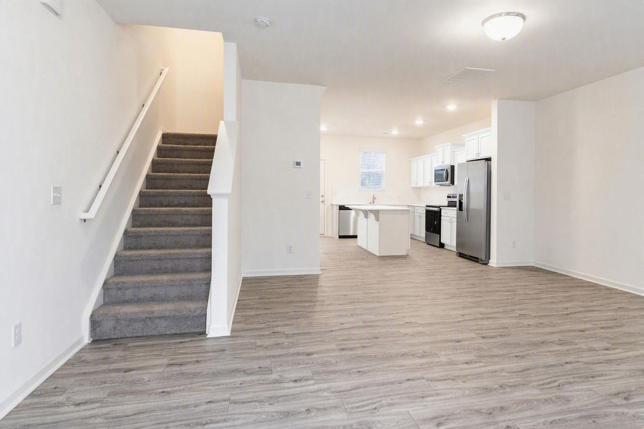 463 Kincaid Rd - Photo 2 of 28