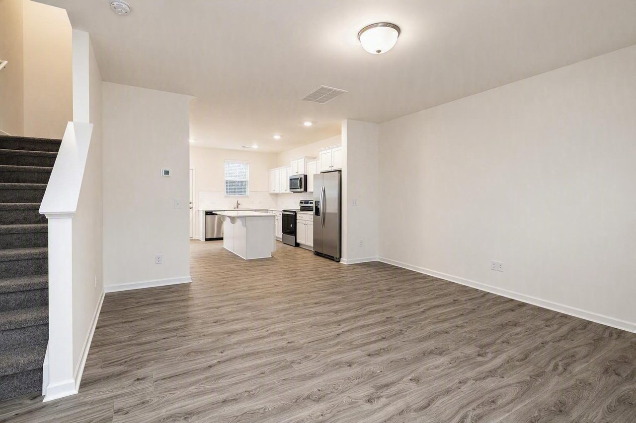 463 Kincaid Rd - Photo 3 of 28
