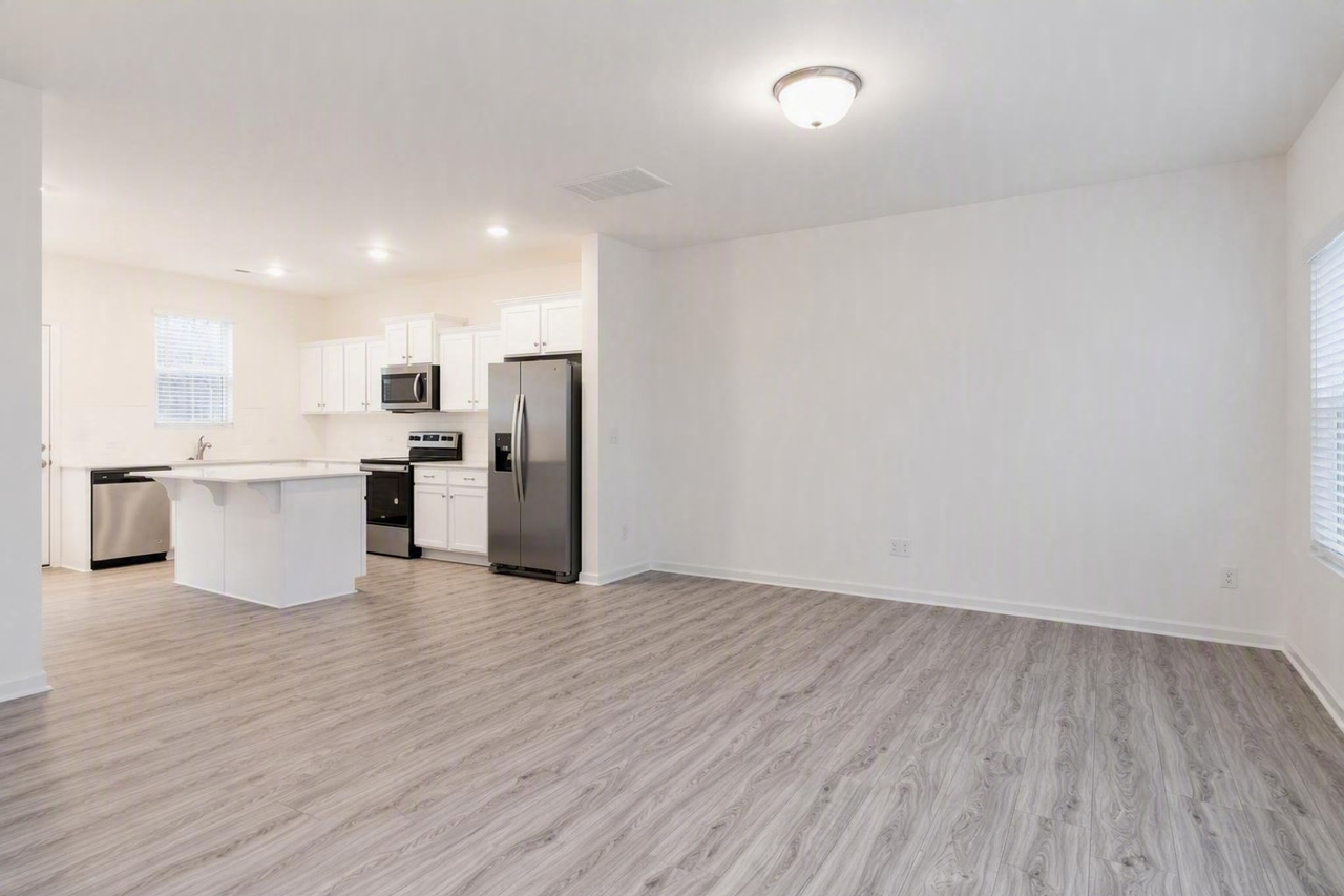 463 Kincaid Rd - Photo 4 of 28
