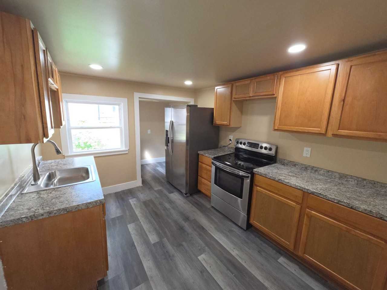 729 Chestnut St - Photo 6 of 16