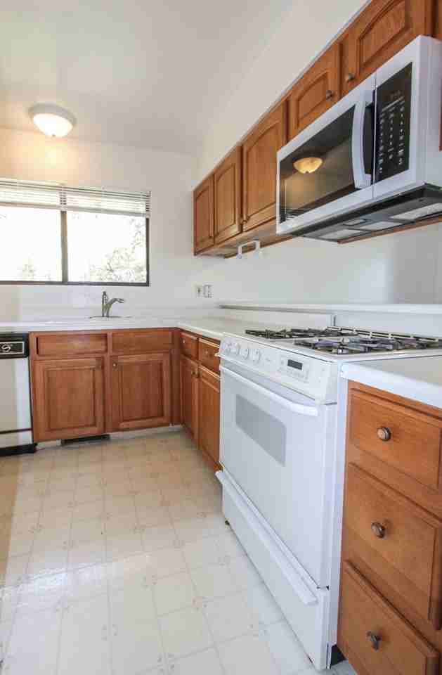 930 Old Stage Rd - Photo 4 of 10