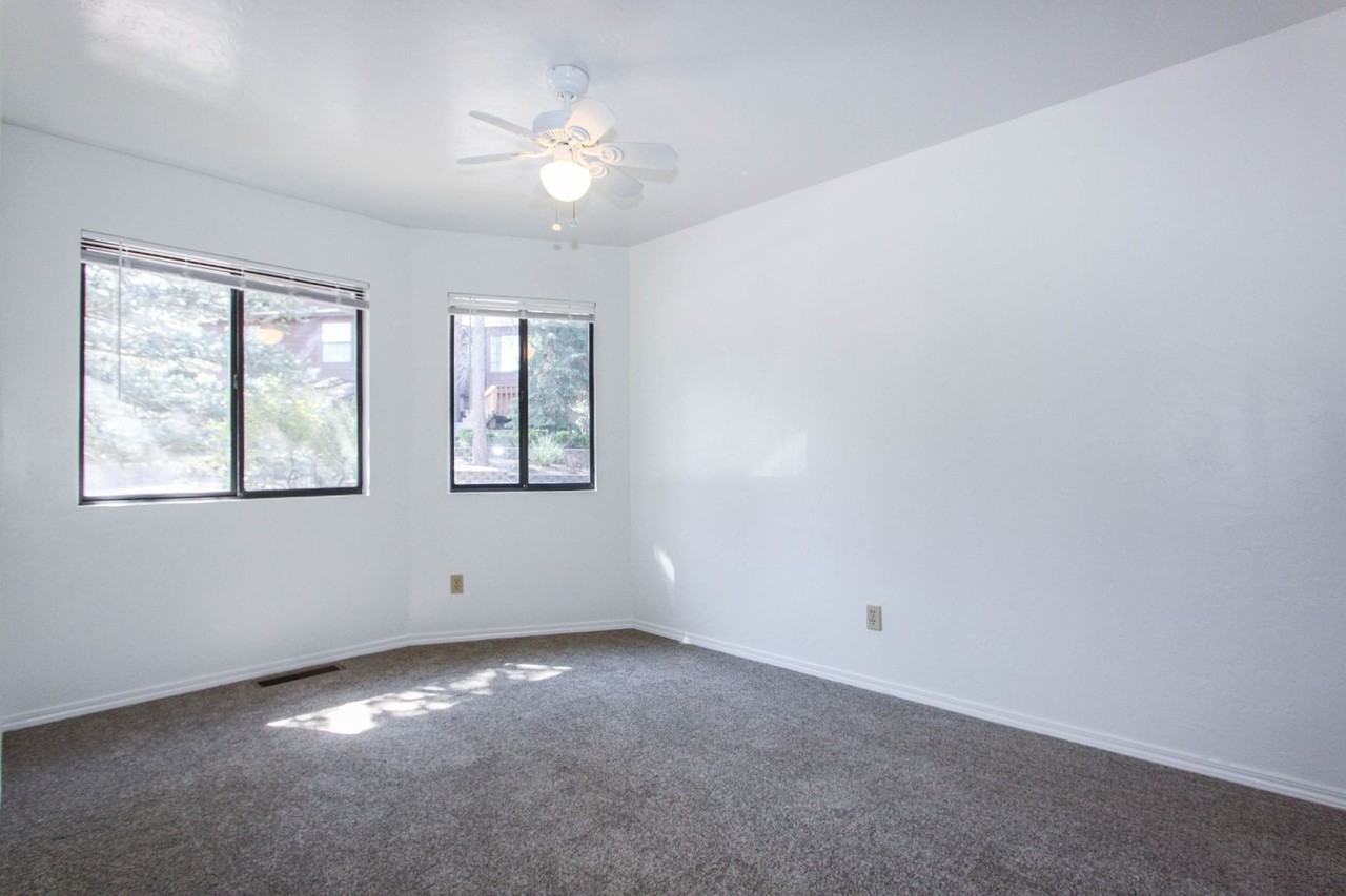 930 Old Stage Rd - Photo 5 of 10
