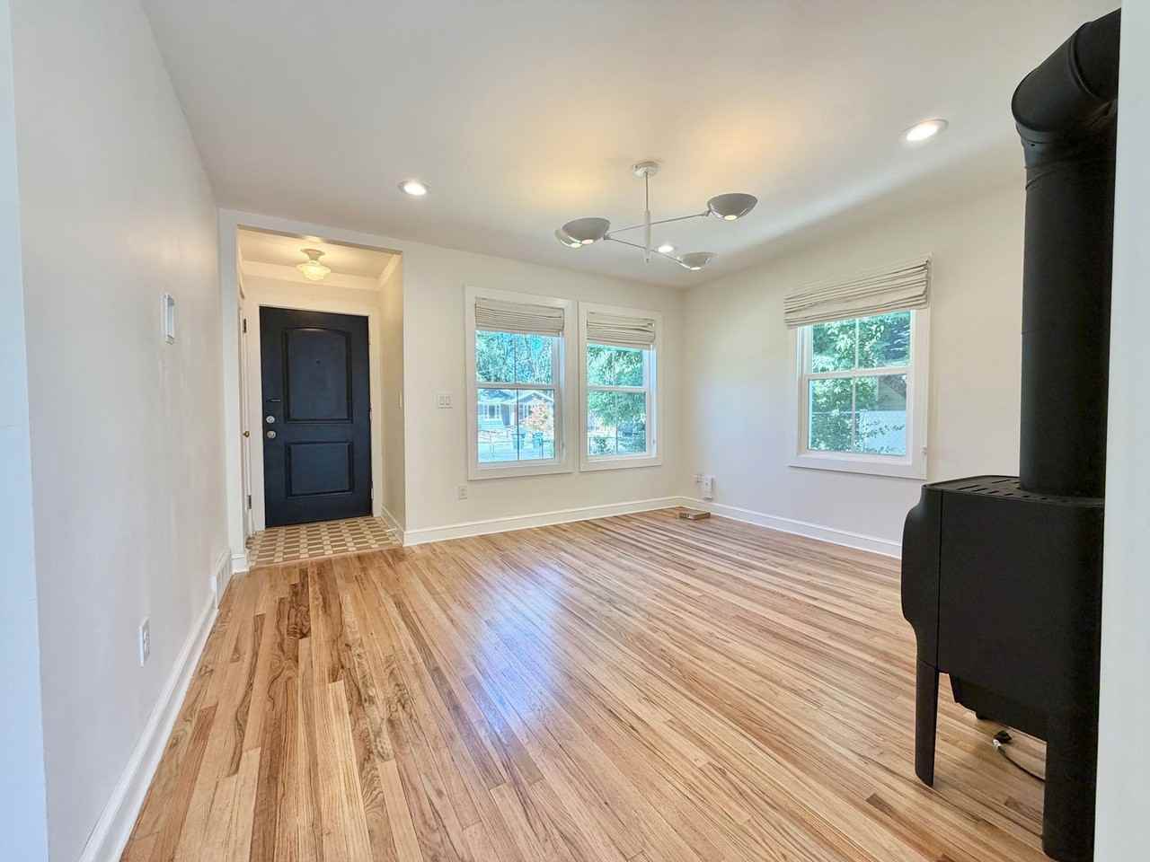 262 E Browning Ave - Photo 2 of 21