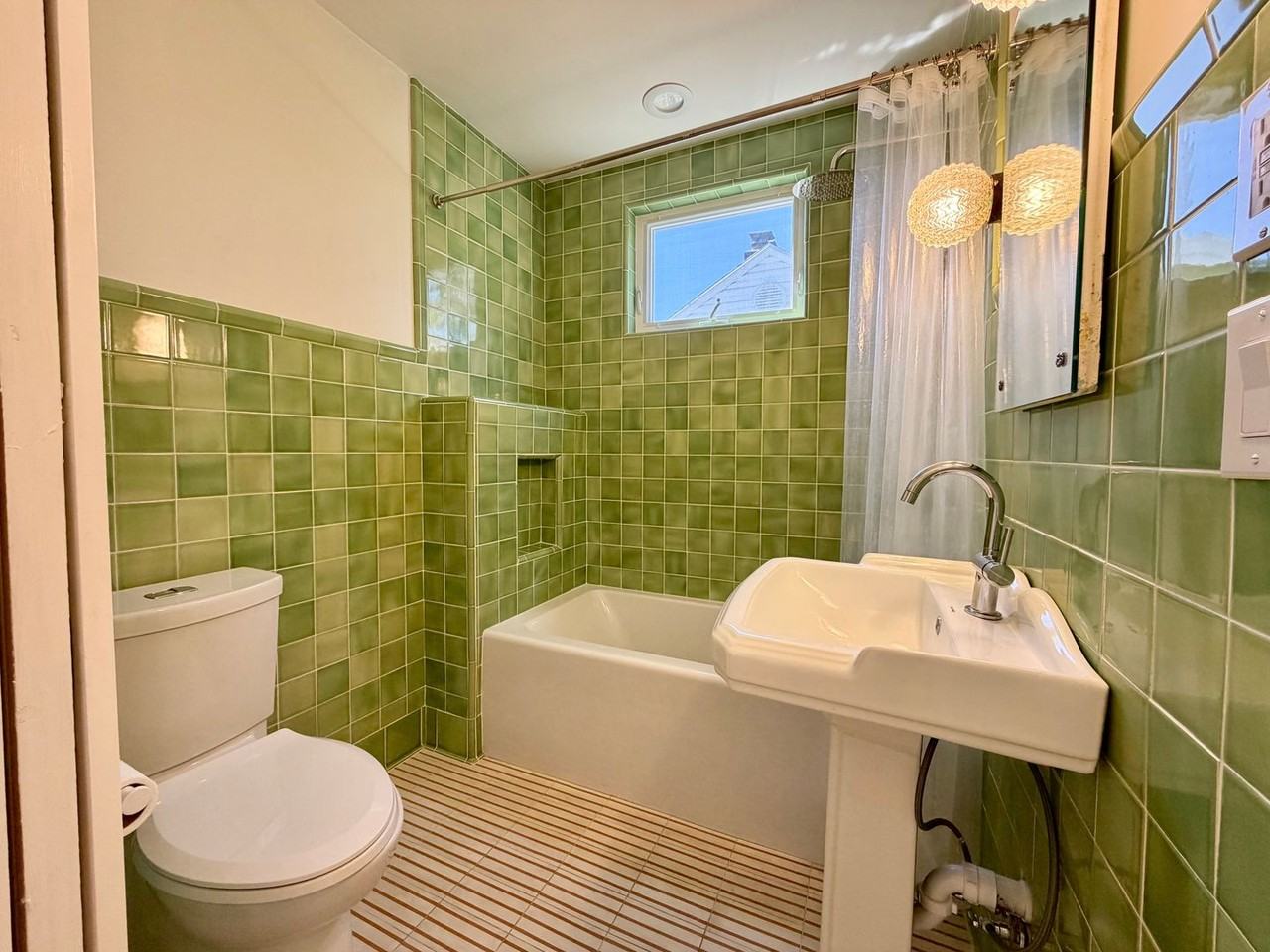 262 E Browning Ave - Photo 5 of 21