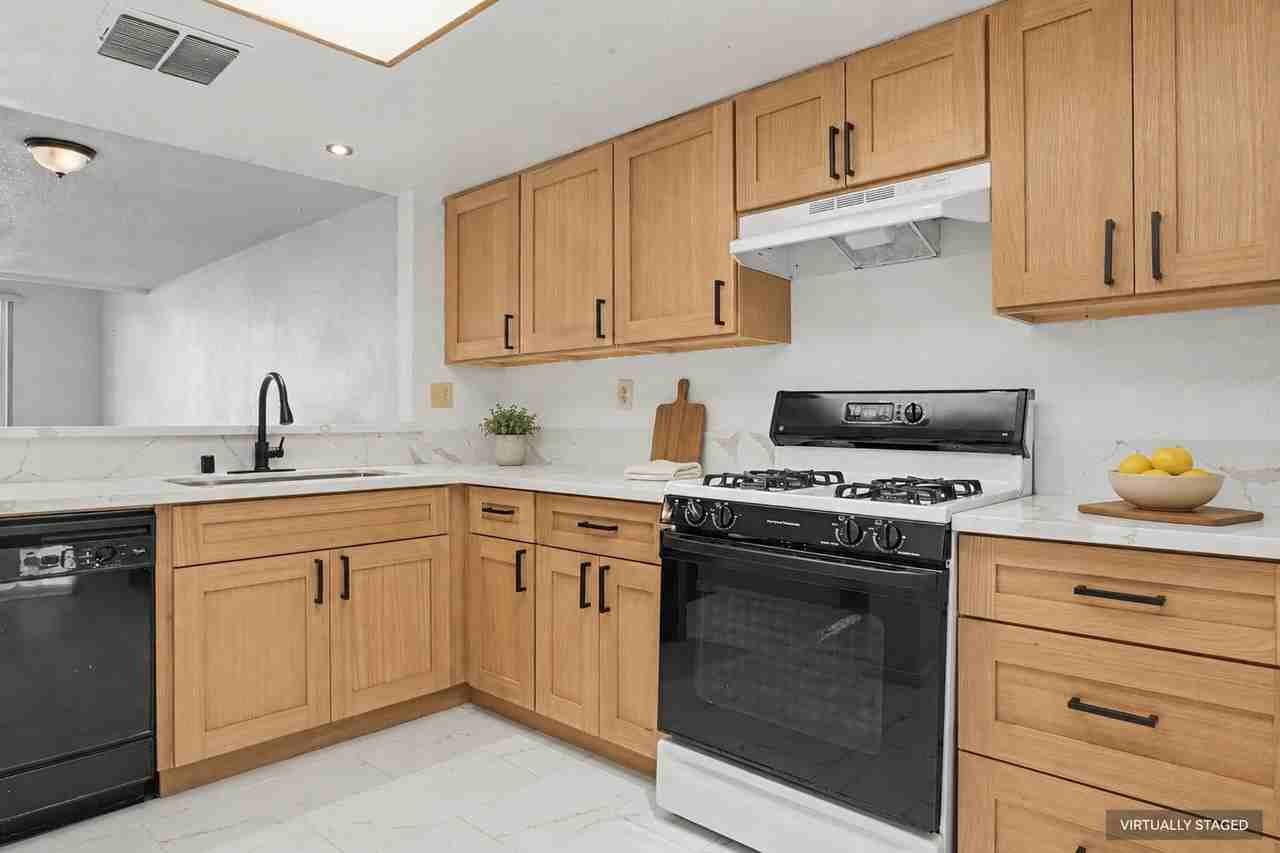 6544 Ironbark Ln - Photo 2 of 44