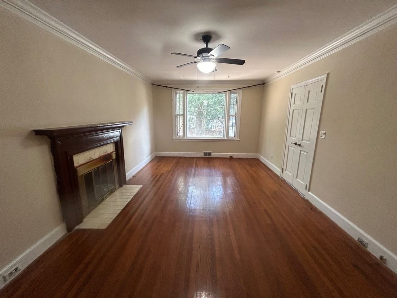 4541 Oxford Rd - Photo 4 of 32