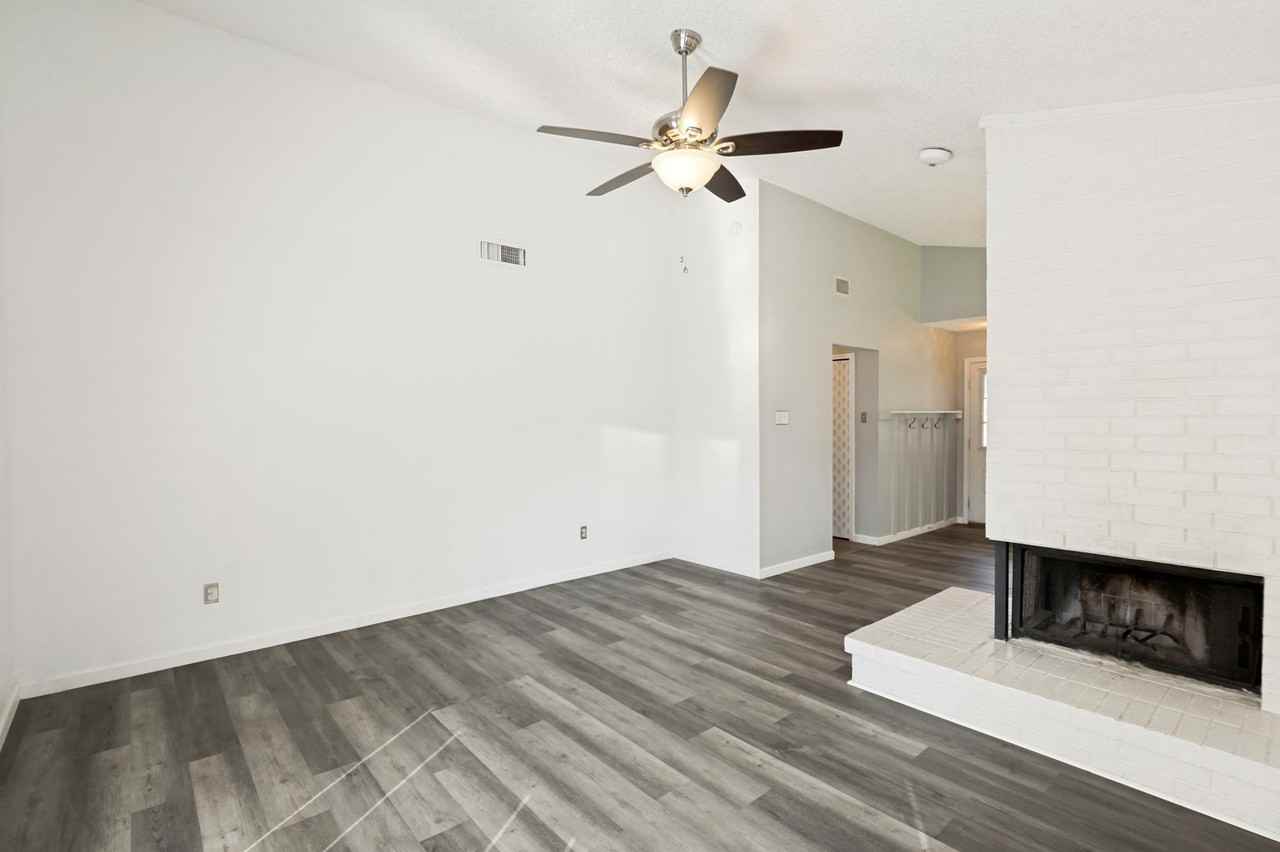 1813 Sherwood Pl - Photo 5 of 12