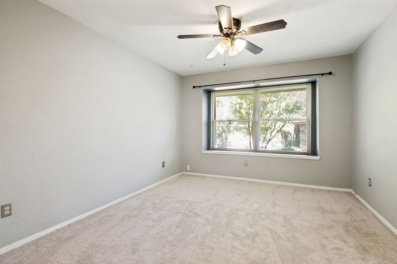 1813 Sherwood Pl - Photo 7 of 12