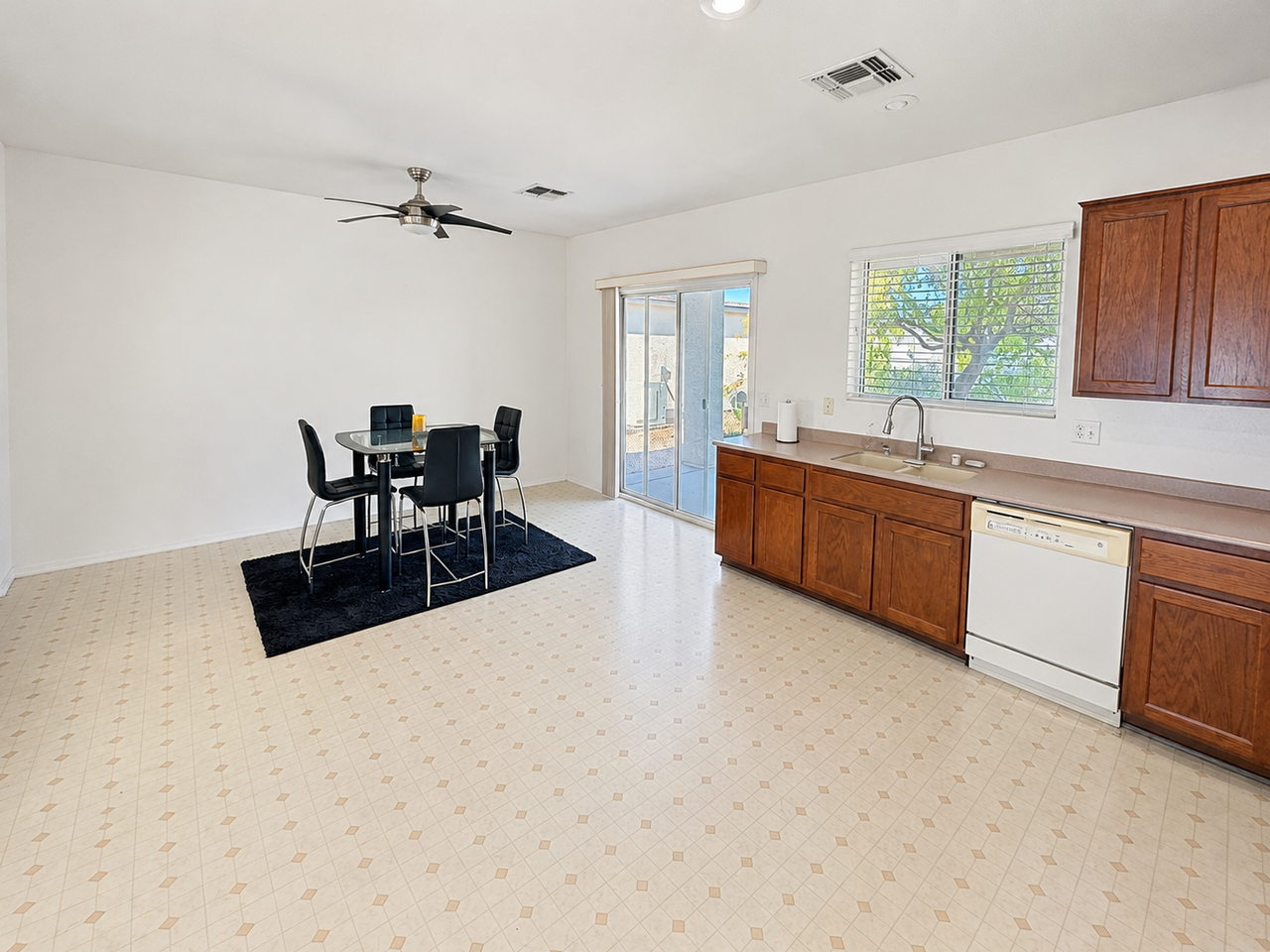 1935 Valley Center Dr - Photo 6 of 23