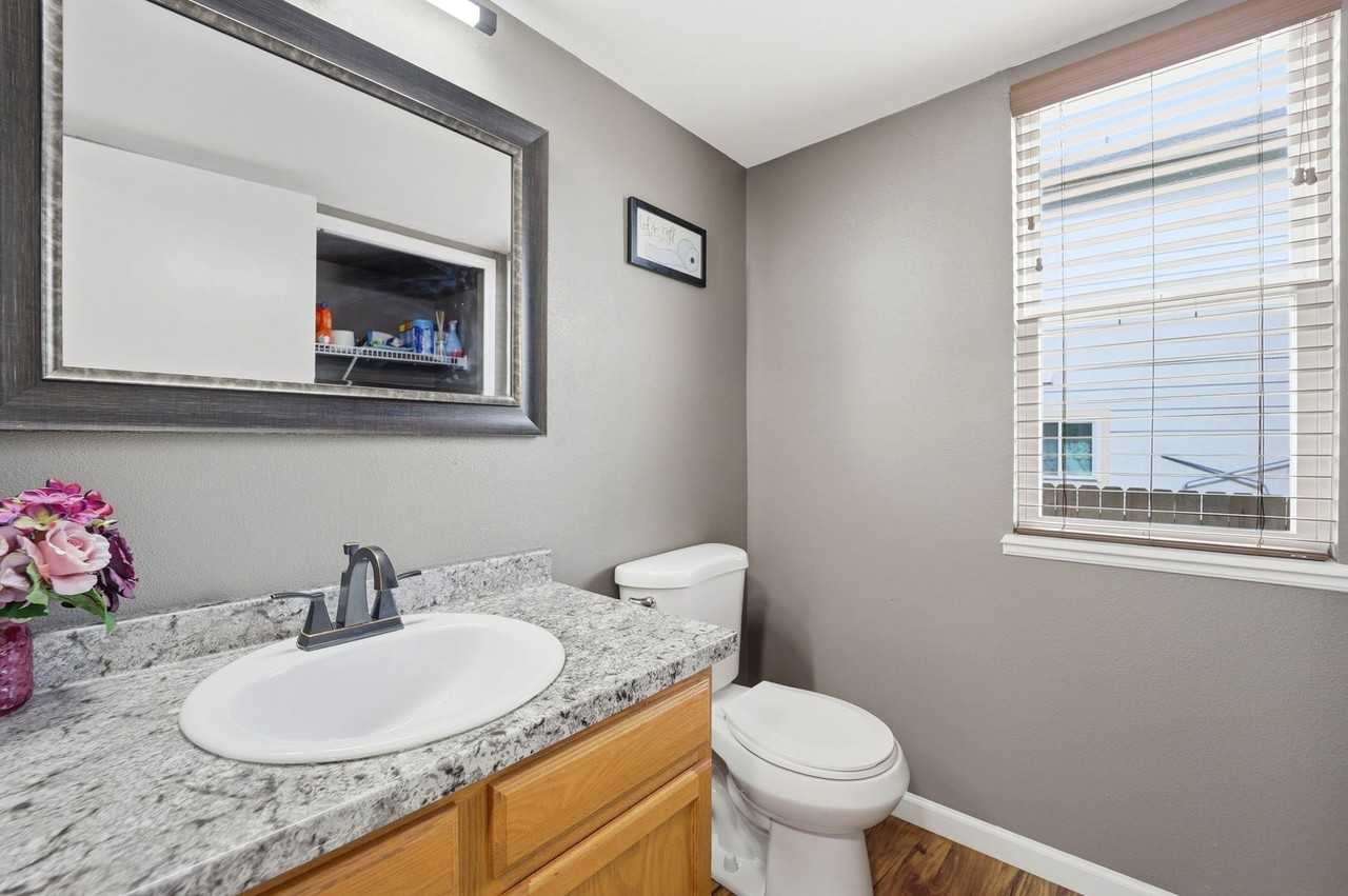 1108 Scarlet Oak Dr - Photo 4 of 36