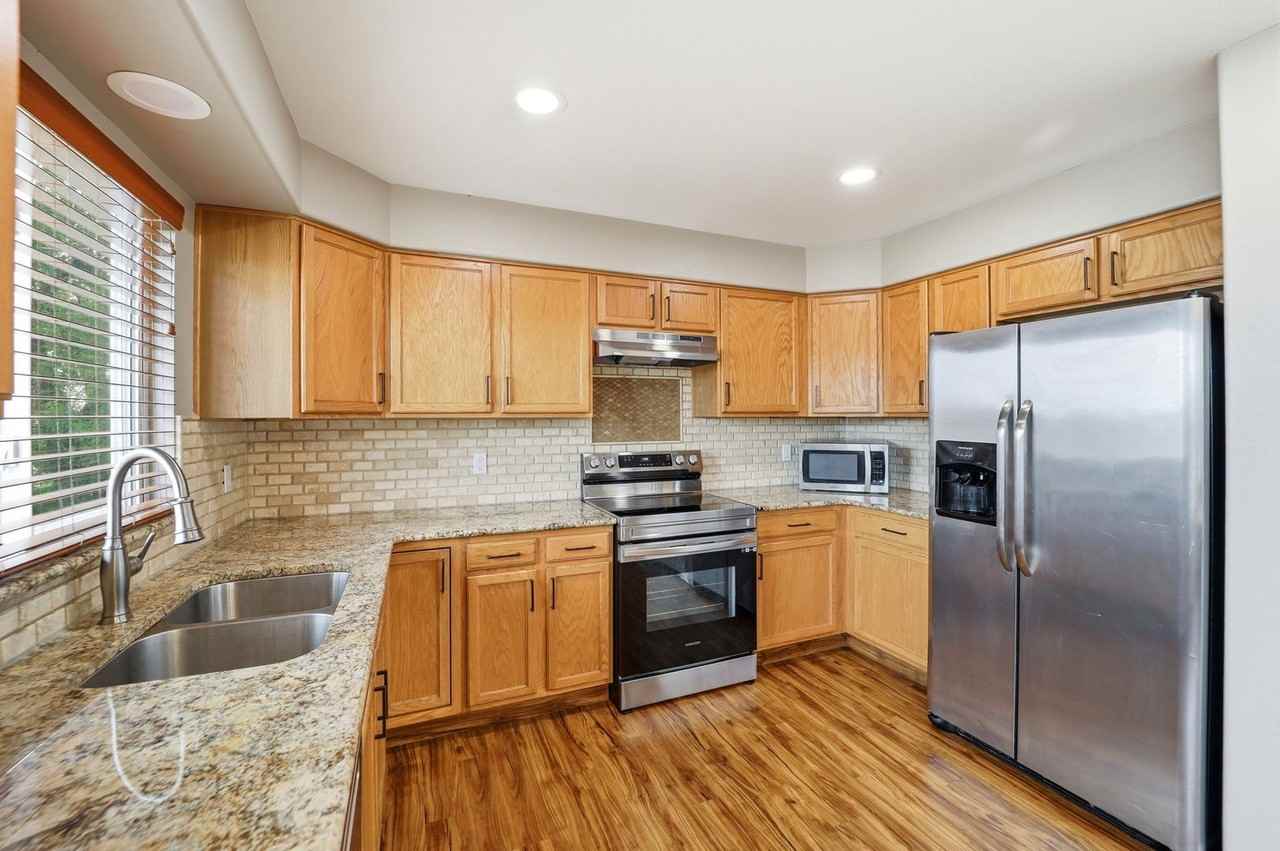 1108 Scarlet Oak Dr - Photo 5 of 36