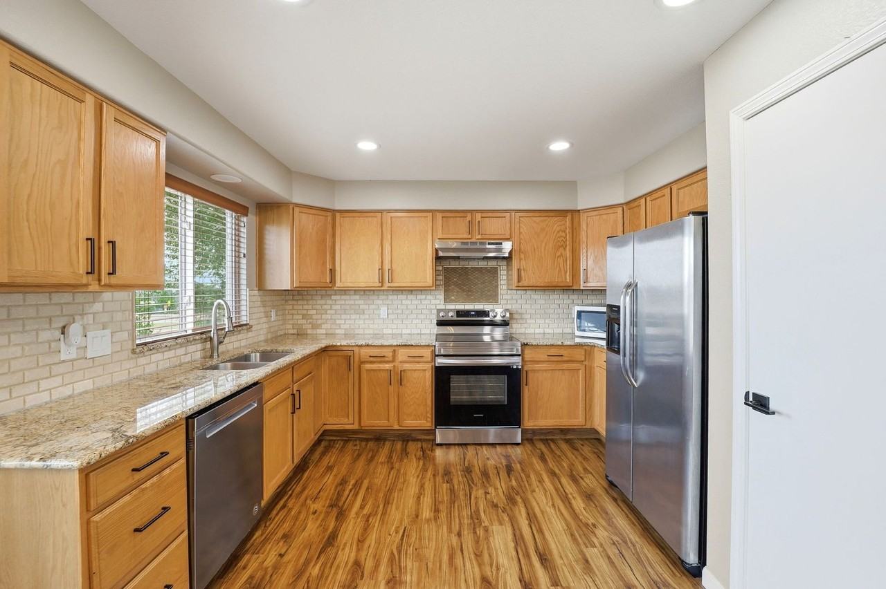 1108 Scarlet Oak Dr - Photo 7 of 36