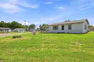 featured image of 1103 W 17th St