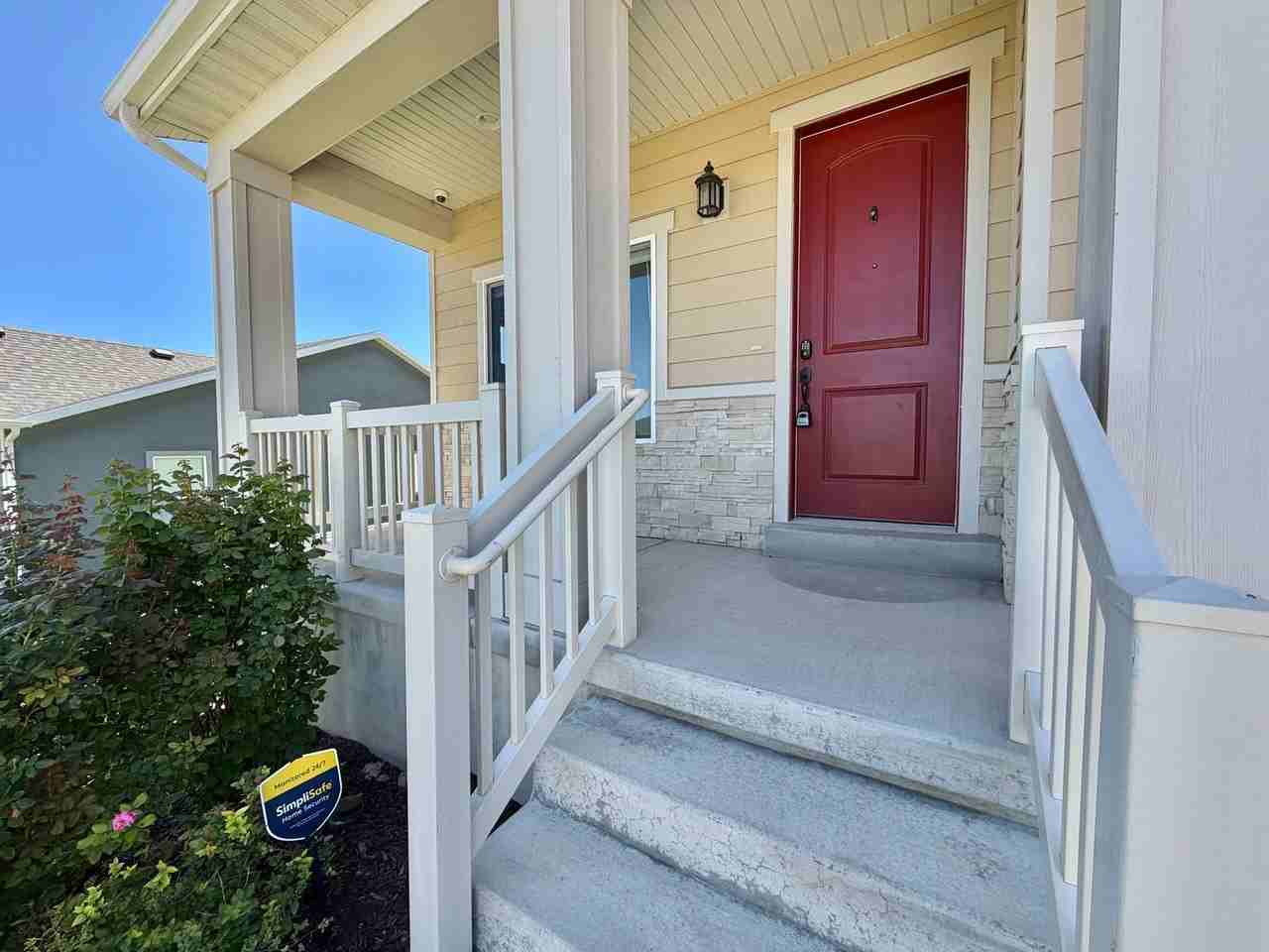 673 W Beth Cir - Photo 2 of 31