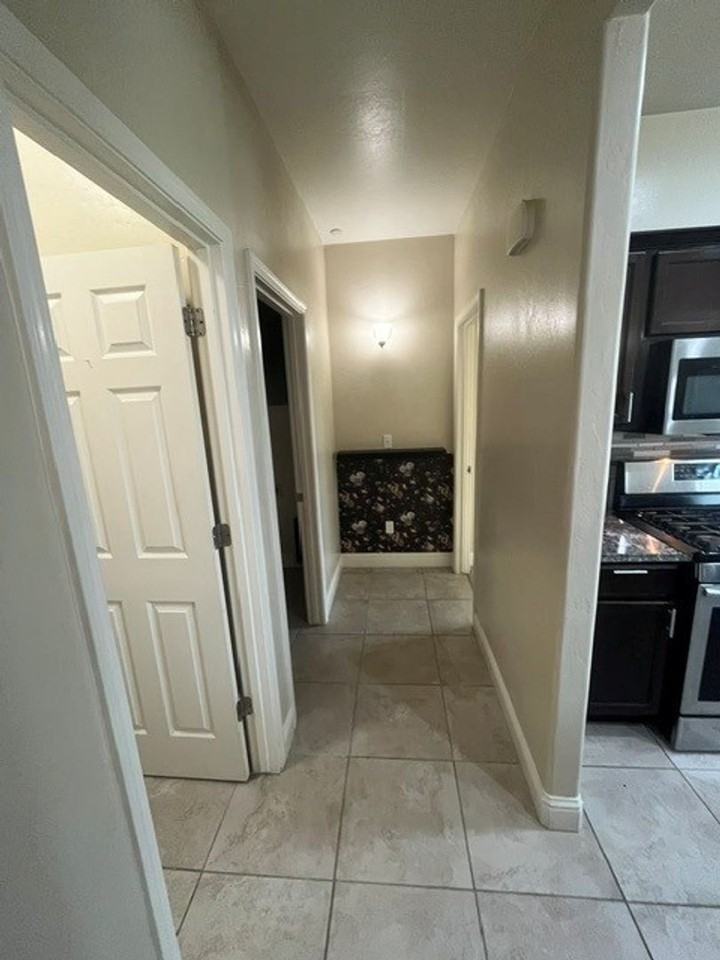 899 Cabrillo St - Photo 5 of 26