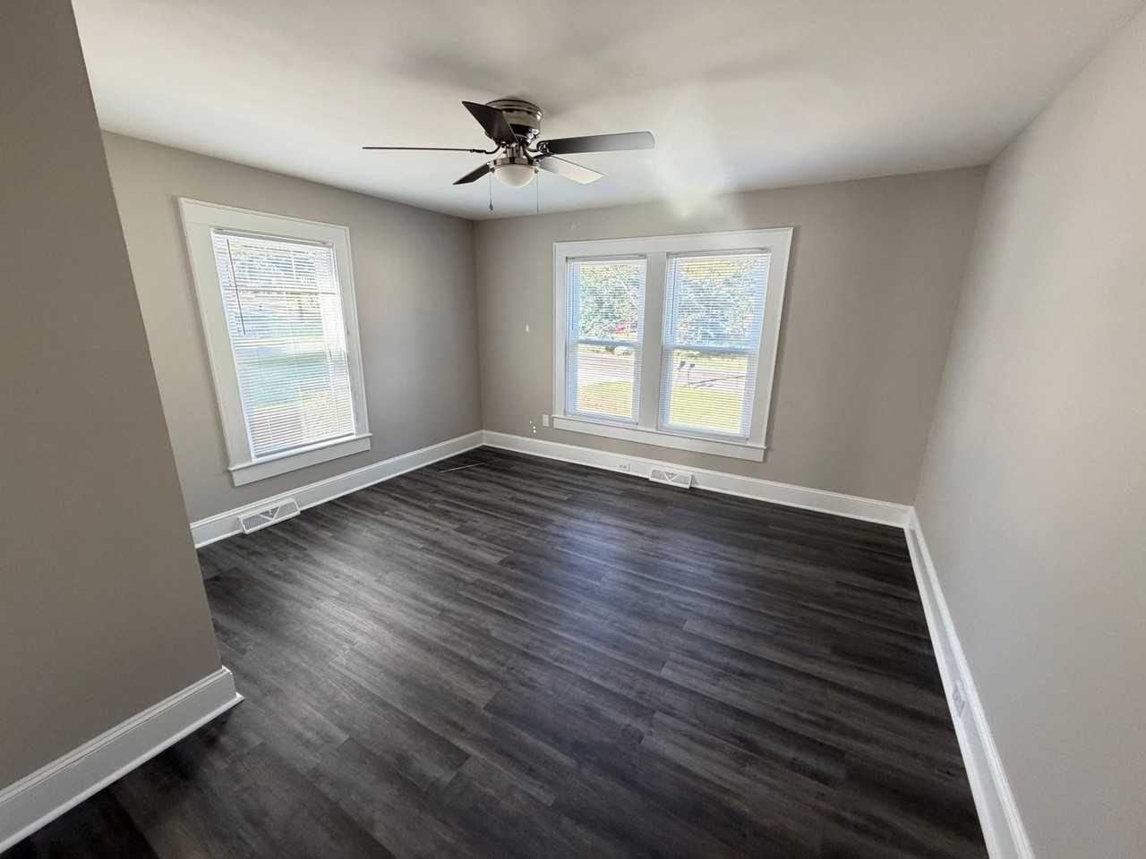 1212 Martin Luther King Ave - Photo 5 of 25