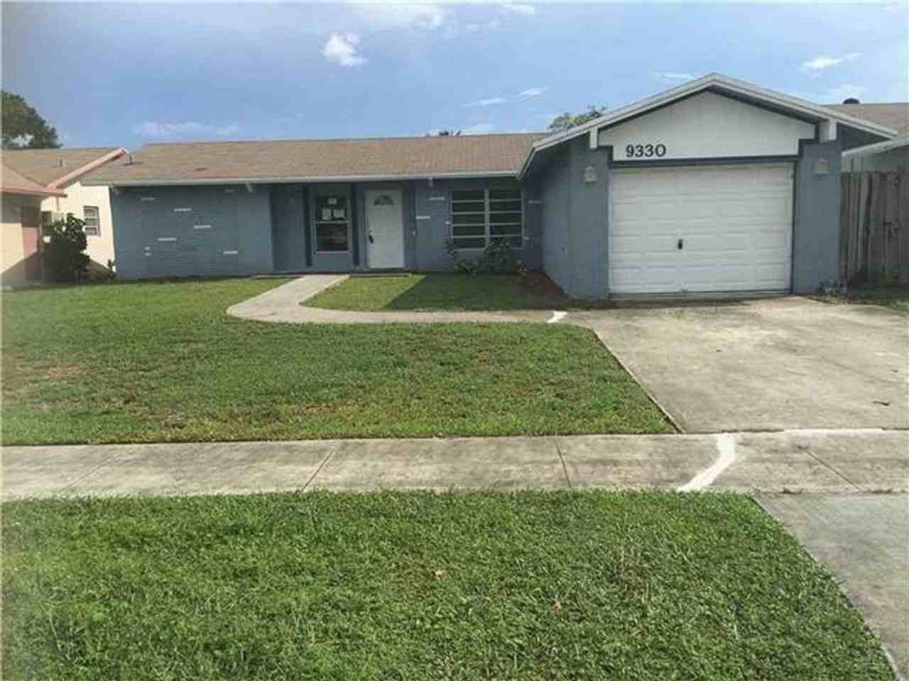 9330 Nw 42nd Ct - Photo 6 of 12