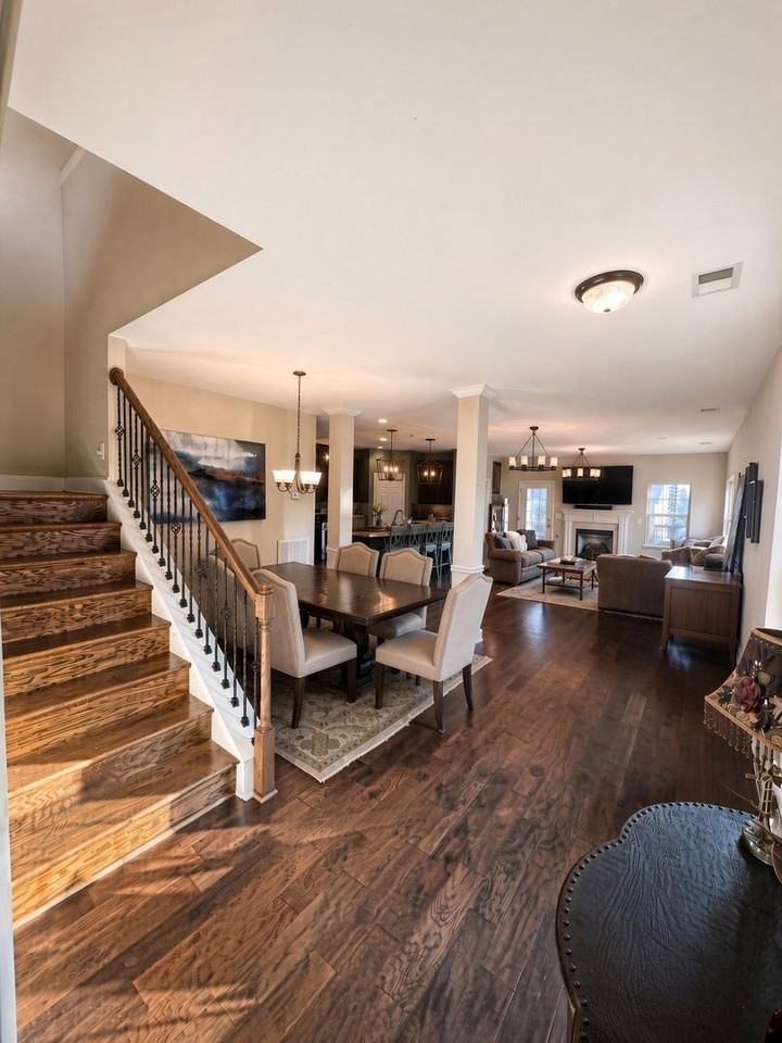 5043 Laughing Brook Ln - Photo 4 of 28
