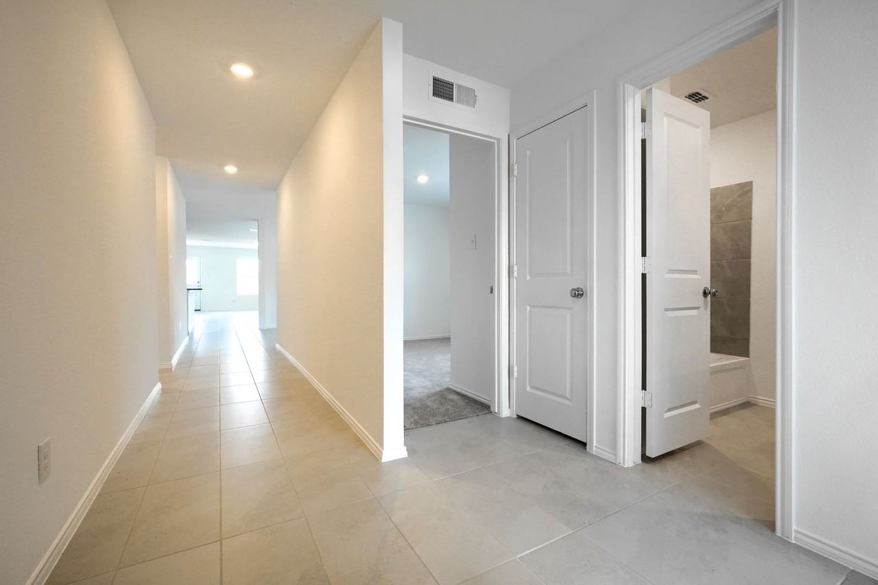 1313 Vattier - Photo 4 of 25