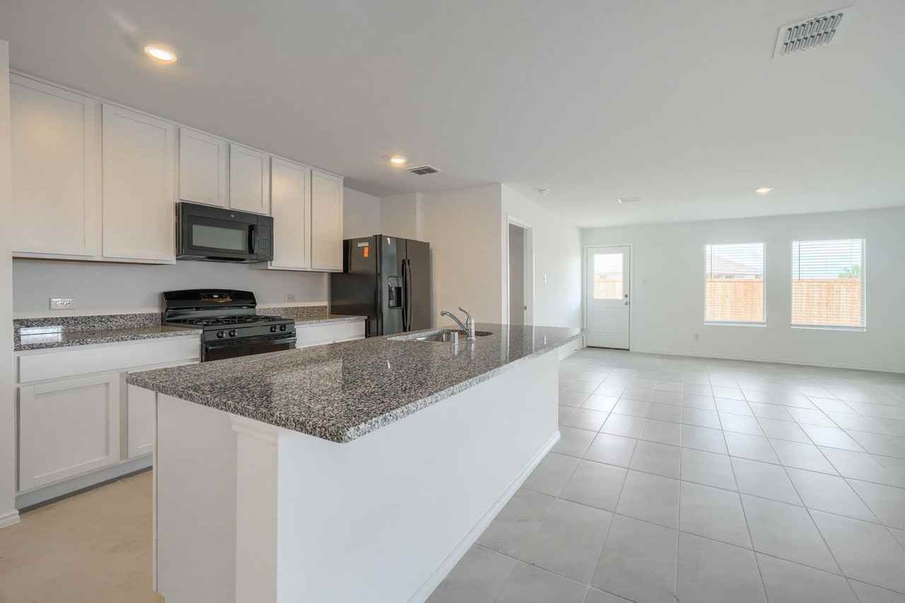 1313 Vattier - Photo 6 of 25