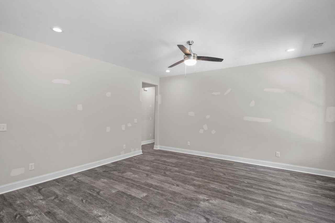 295 Deer Rd - Photo 7 of 40