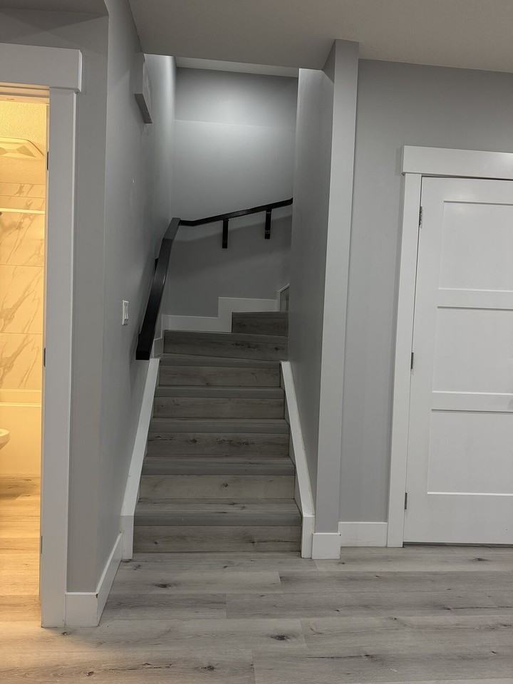 1823 24 St Nw - Photo 2 of 9