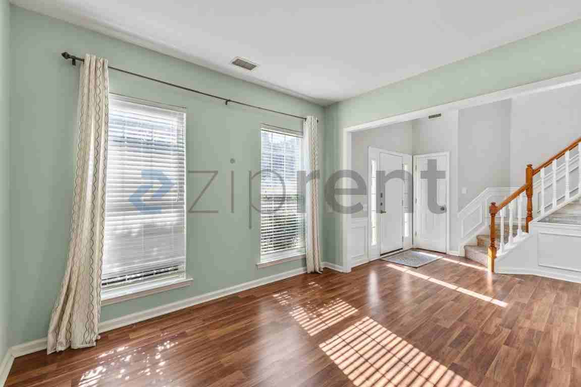 6401 Fillian Ln - Photo 4 of 24