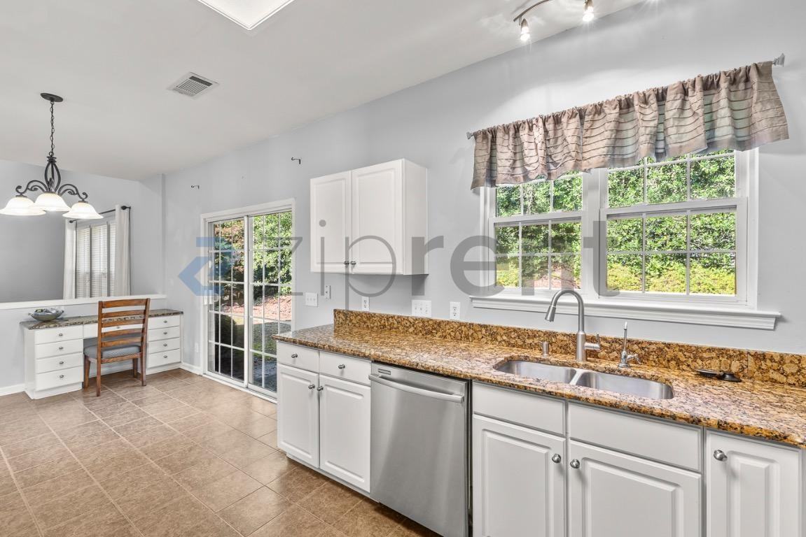 6401 Fillian Ln - Photo 7 of 24