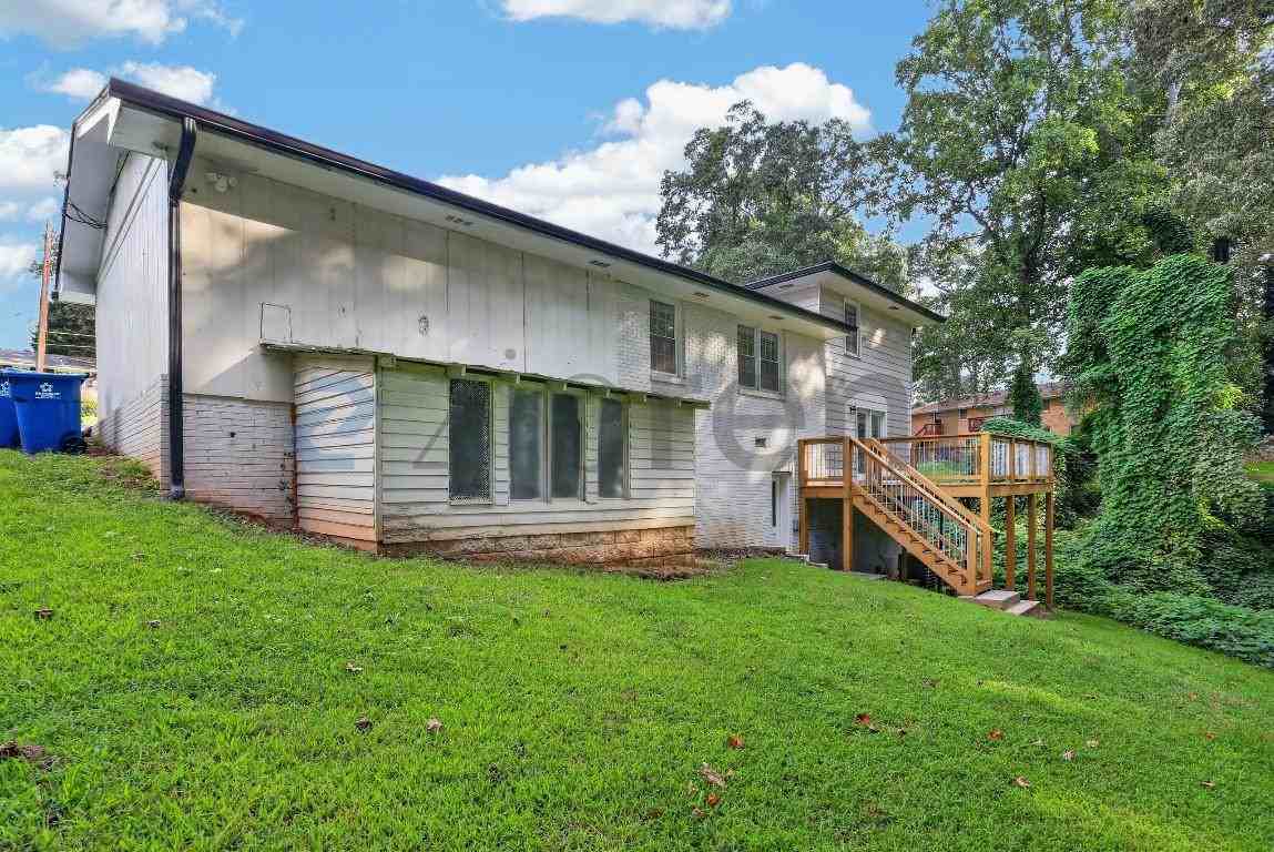 3191 Crestview Cir - Photo 4 of 27