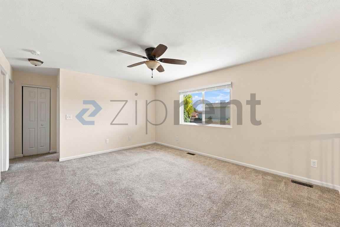 6620 Grand Valley Dr - Photo 2 of 26