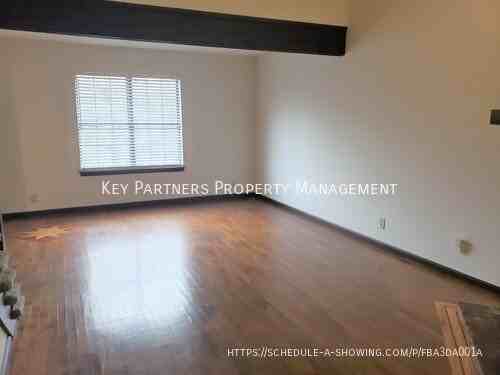 15926 W 123rd St - Photo 3 of 11